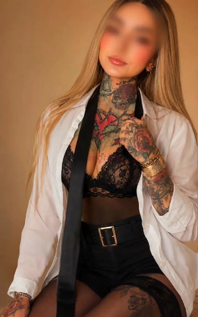 Bienvenidos a mi perfil para caballeros de buen gusto y solventes soy renatta amp una scort irresistible muy femenina de piel blanca tatuada cabello l...