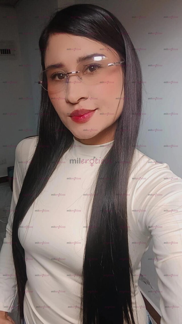 FOTOS DE DANIELA, BELLEZA, SENSUALIDAD Y MANOS PROFESIONALES