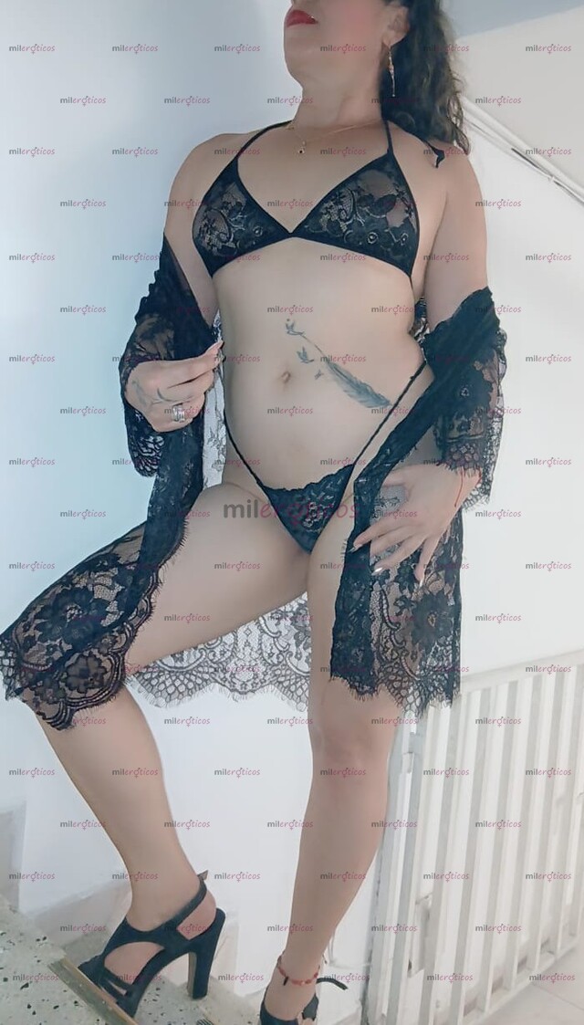 FOTOS DE FLAK MADURITA EXÓTICA, CALIENTE CON VAGINA APRETADITA Y PEZONES ROSADOS