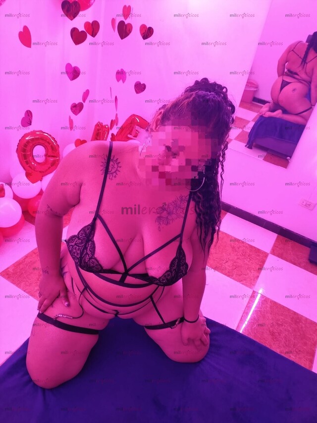 FOTOS DE ACUERPADA CHUPONA TETONA CON SITIO Y A DOMICILIO