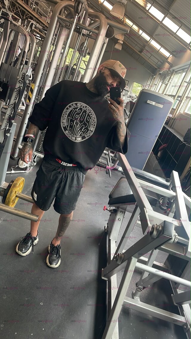 FOTOS DE CHACAL COLOMBIANO FITNES CON GANAS DE DARTE MI LECHE