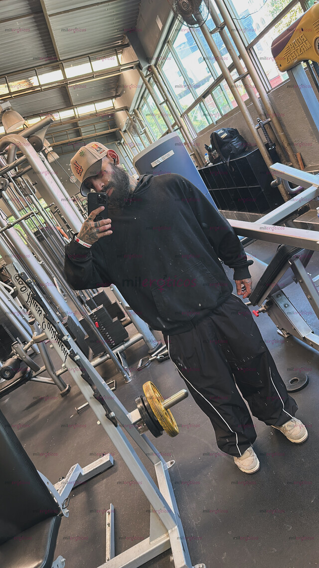 FOTOS DE CHACAL COLOMBIANO FITNES CON GANAS DE DARTE MI LECHE