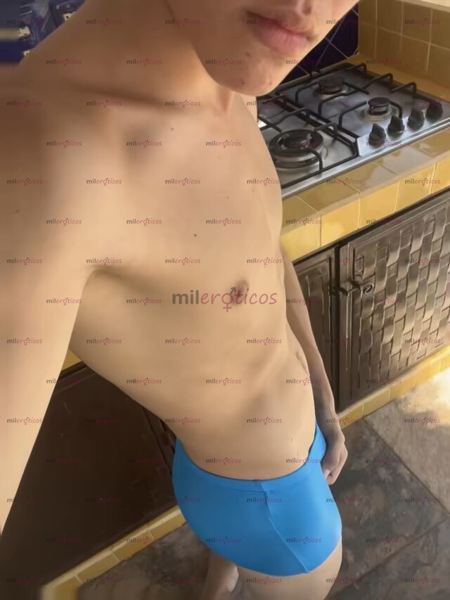 FOTOS DE SOY PATRICK UN TWINK DELGADO ME GUSTA BEBER SALIR Y DISFRUTAR ME ENCANTA EL SEXO