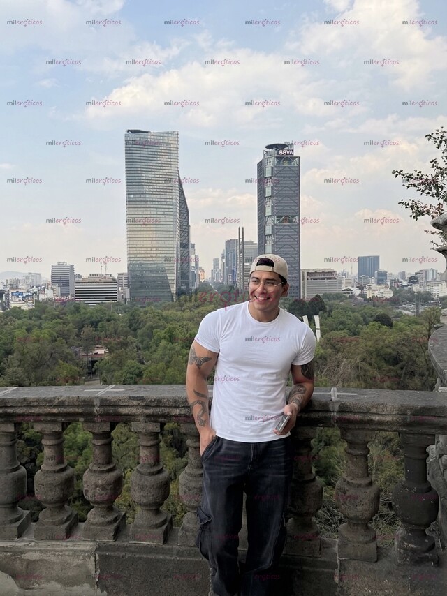 FOTOS DE MIKE, VARONIL, TATUADO, GUAPO LISTO PARA COMPLACERTE BUENA VERGA Y CULO