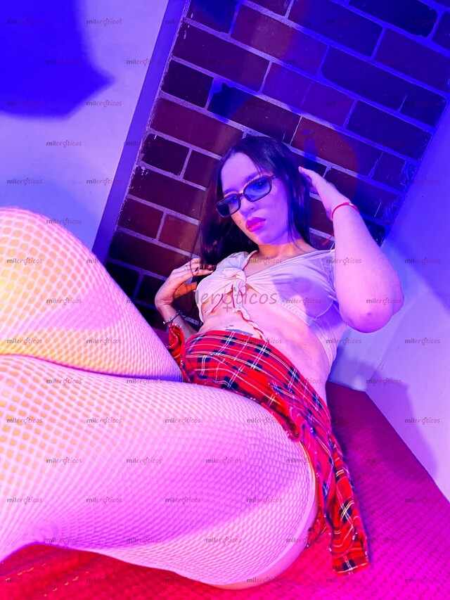FOTOS DE EVA, CHICA UNIVERSITARIA DE INTERCAMBIO CON APARTAMENTO PRIVADO! SOLO SOLVENTES