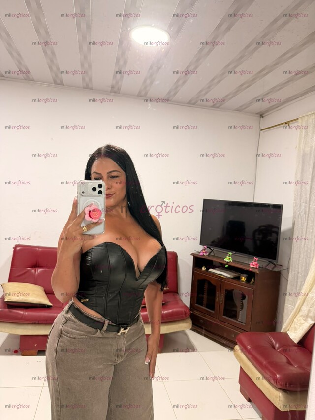 FOTOS DE CHICA ARDIENTE Y ENCANTADORA EN TU ISLA VEN Y DISFRUTA ME