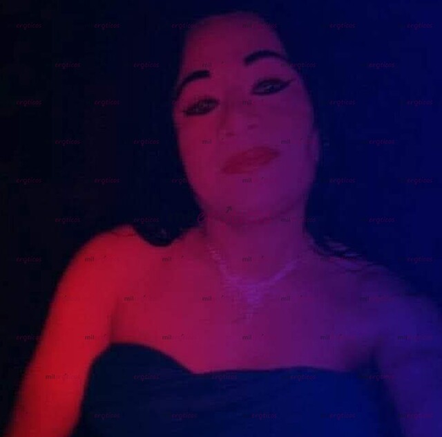 FOTOS DE NUEVA EN EL PORTAL SEXI Y CACHONDA ME ENCANTA EL SEXO