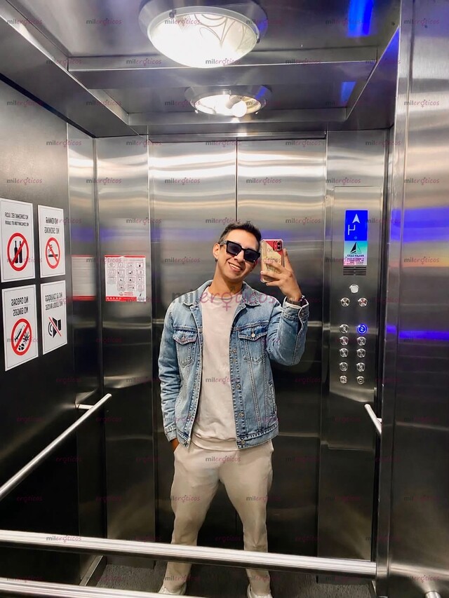 FOTOS DE JOVEN DE 23 AÑOS MASAJISTA ALTO DELGADO .