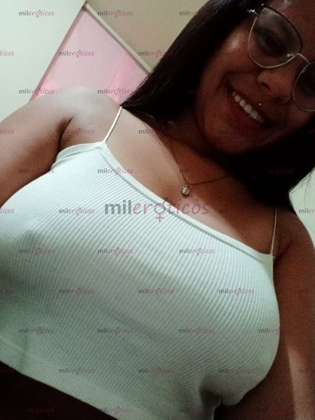 FOTOS DE LINDA MORENA DE LINDO ROSTRO CON ATENCIÓN CARIÑOSA Y SENSUAL