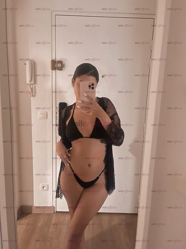 FOTOS DE FLAQUITA DIVINA, DULCE Y SEDUCTORA TODA UNA DIOSA EN LA CAMA