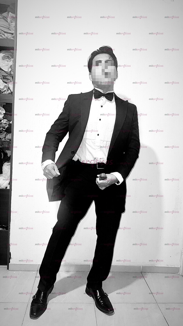 FOTOS DE EJECUTIVO VIP LGBT: VARONIL, MUSCULOSO Y MUY HOT