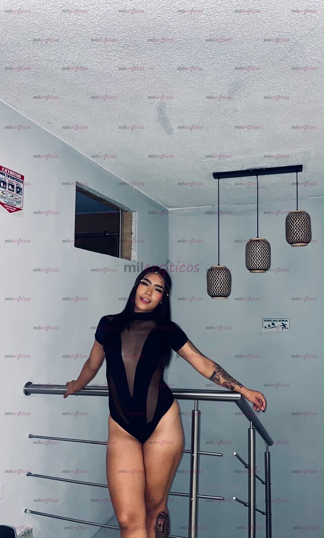 FOTOS DE ARDIENTE JOVENCITA SIY JESSICA CALEÑA CON CURVAS Y CUERPO TONIFICADO