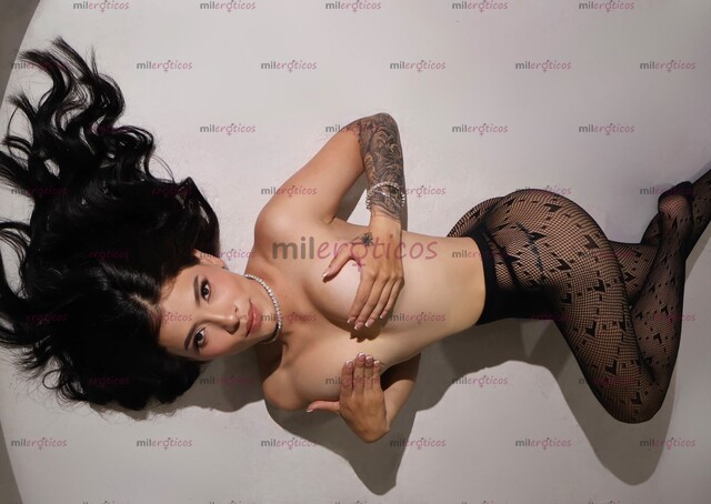 FOTOS DE ZOE HERMOSA PAISA MAMASITA CON UNA CARA Y UN CUERPO HERMOSOS 100 %