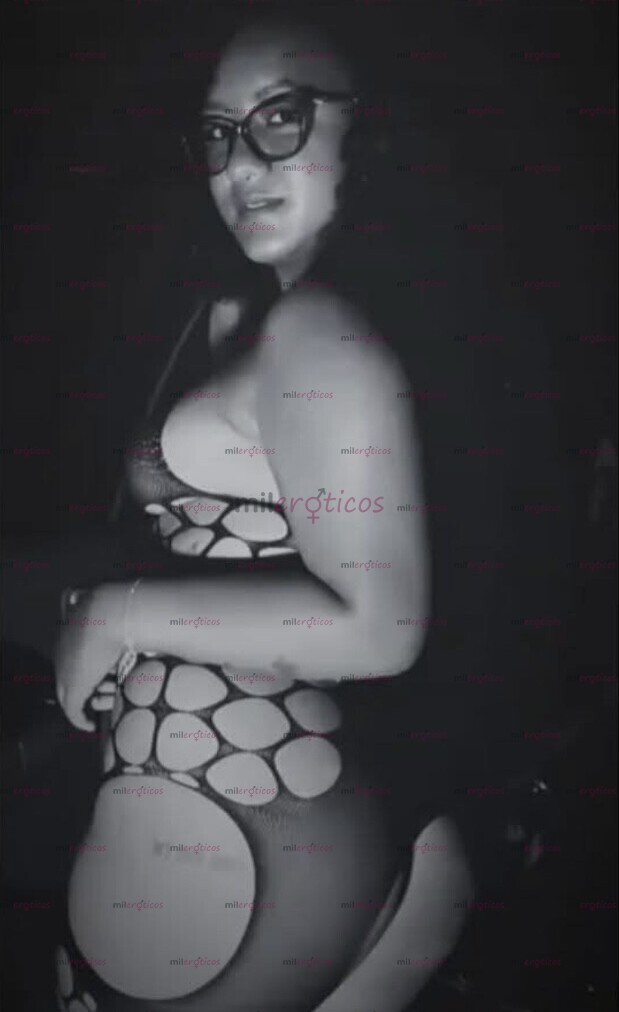 FOTOS DE MORENITA DIVINA SEXY Y CACHONDA ,20 AÑITOS DISPUESTA A COMPLACERTE