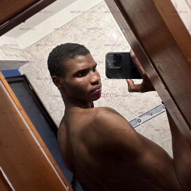 FOTOS DE CHICO NEGRO VERGON 22 CM Y NALGÓN DISPONIBLE DE MENTE ABIERTA