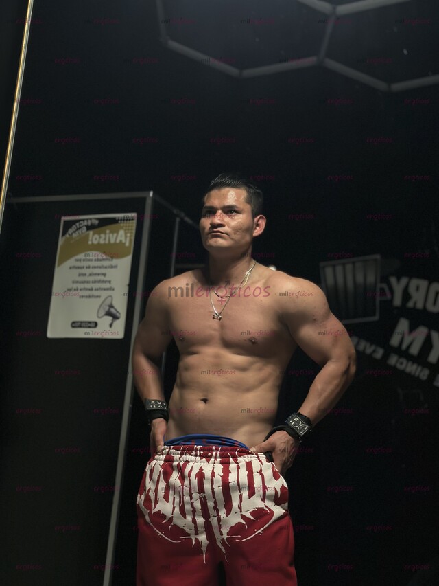 FOTOS DE HOMBRE JOVEN, ATLÉTICO, ATRACTIVO Y CON MUCHA ACTITUD. APASIONADO, DISCRETO