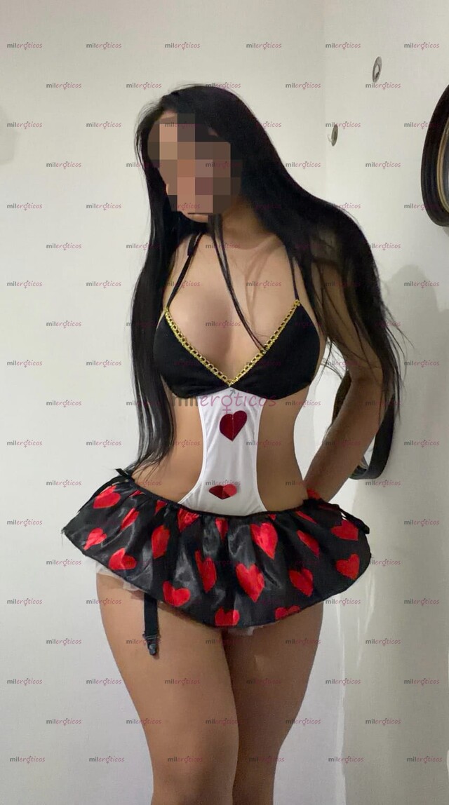 FOTOS DE ALE LA CHICA MAS ATRACTIVA DE LA ZONA! NALGAS EXQUISITAS PARA COMERTELAS A BESOS
