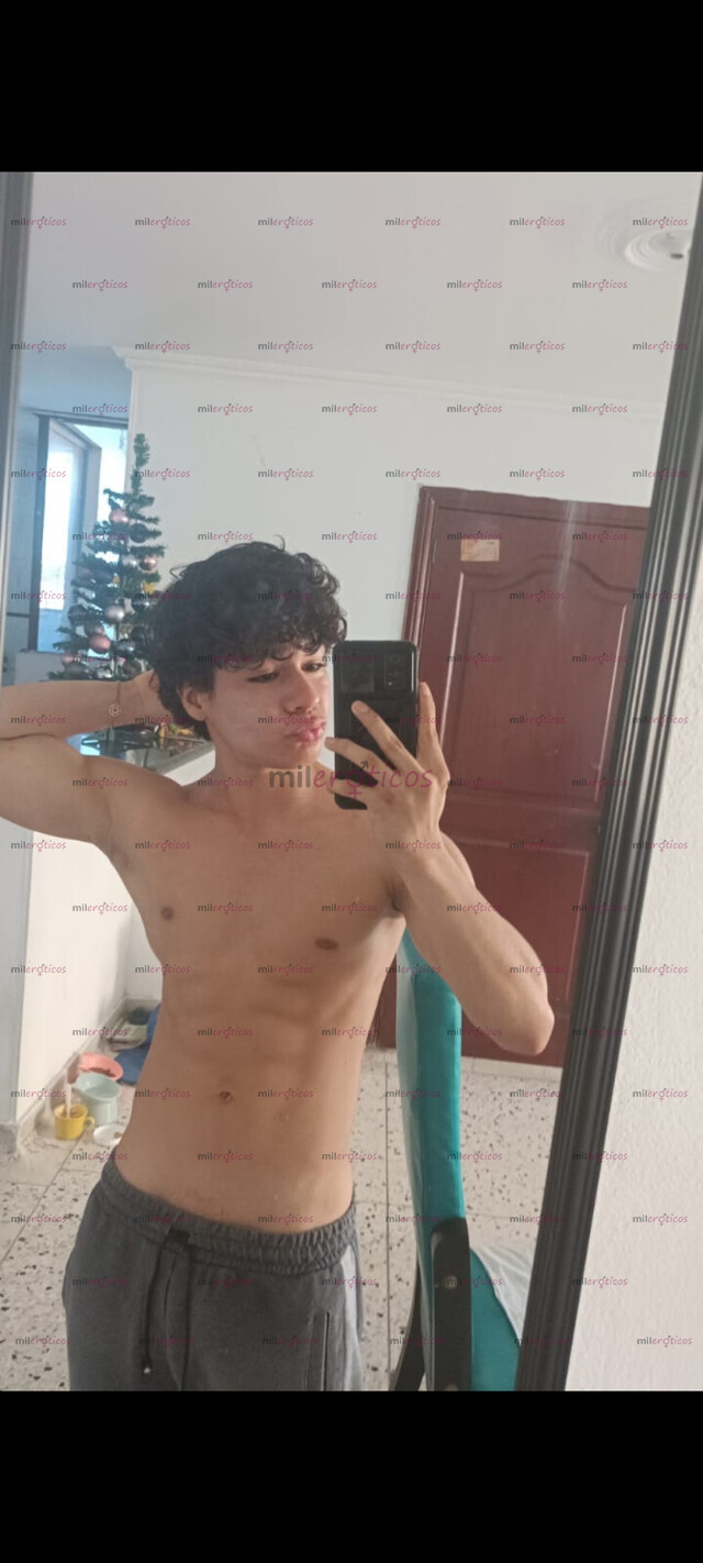 FOTOS DE CHICO VERGON DE 20 CM CON GANAS DE EXPERIMENTAR ....S