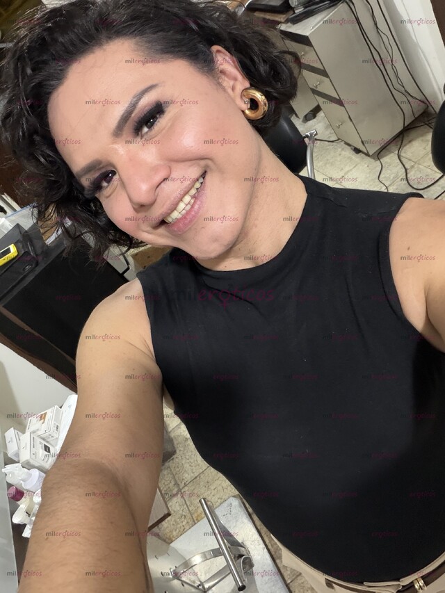 FOTOS DE ESTILISTA CON LUGAR PODEMOS INTERACTUAR DELICIOSAMENTE LINDA TRANNY