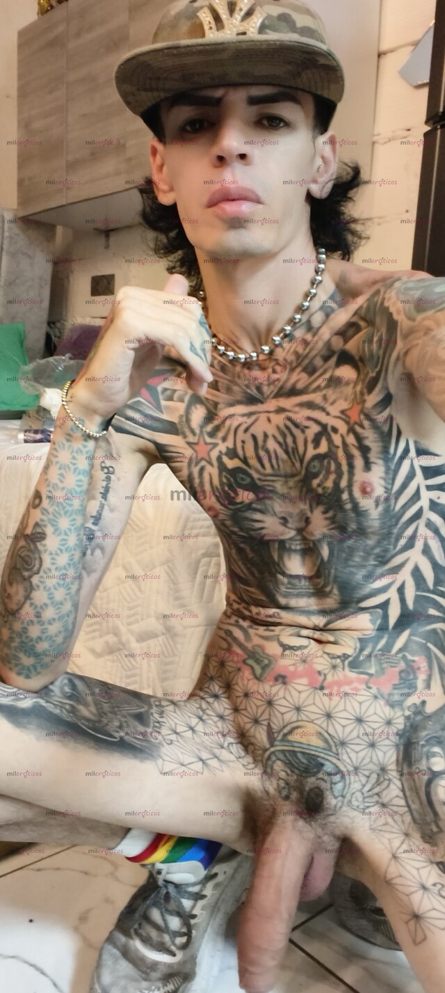 FOTOS DE FLACO ACTIVO BLANCO TATUADO MORBOSO CON SITIO