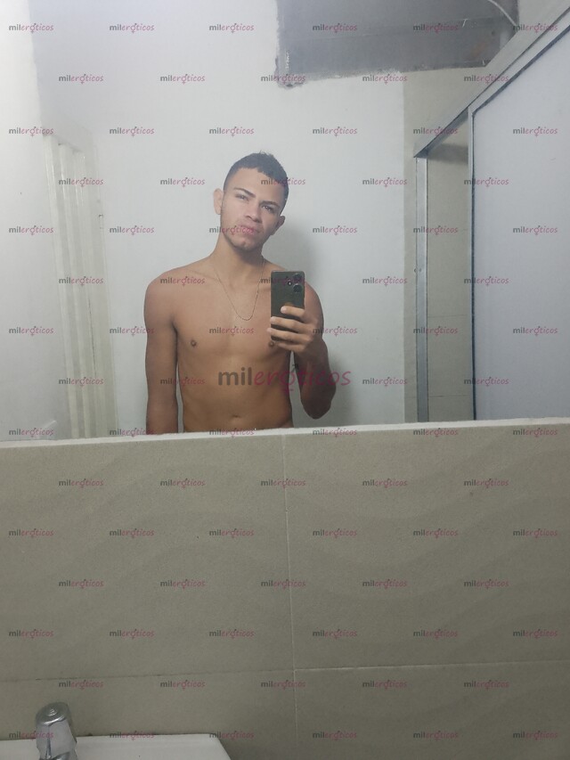 FOTOS DE APASIONADO Y NINFOMANO SOLTERO SIN HIJOS