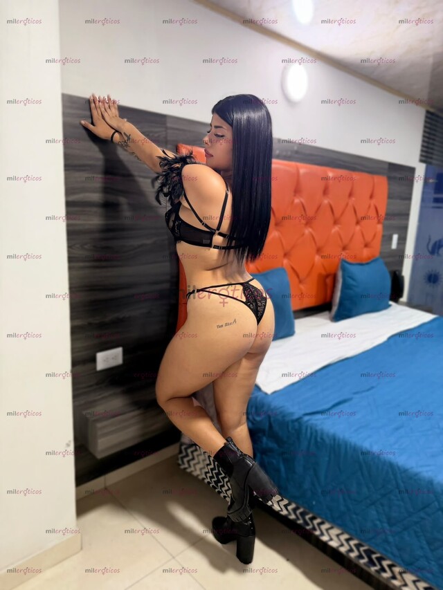 FOTOS DE NATALIA: UNA BOGOTANA DE CURVAS HERMOSAS Y MOVIMIENTOS PÉLVICOS QUE ENVICIAN