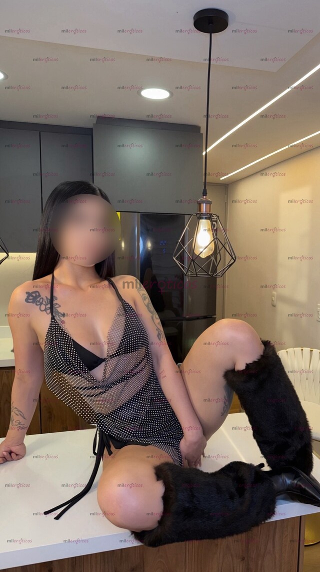 FOTOS DE ISABELLA FLAQUITA PELINEGRA , CARA DIVINA, CINTURA PEQUEÑA Y COLA REDONDA