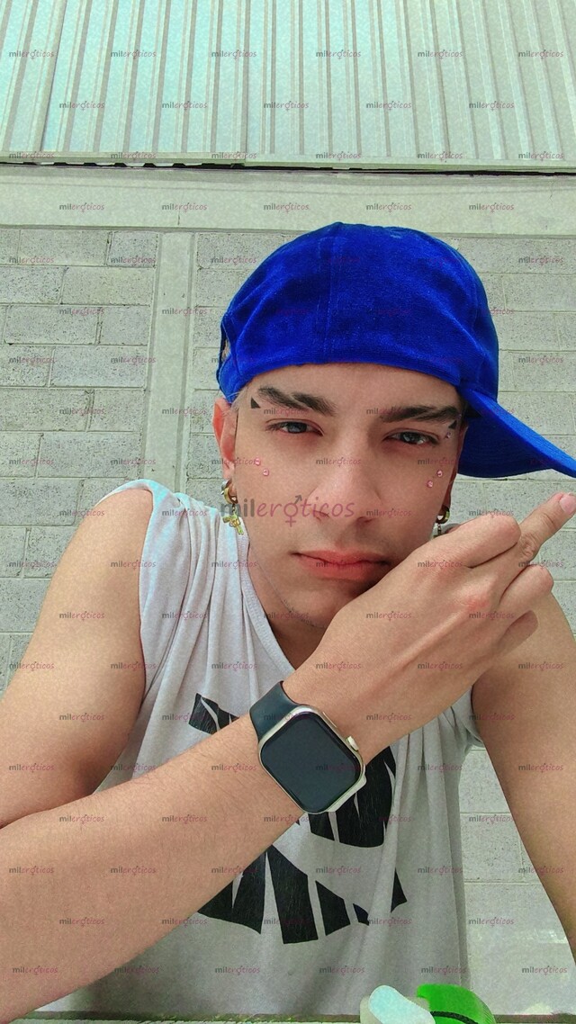 FOTOS DE EDUCADO, DOTADO, ATENTO, CACHONDO Y COMPLACIENTE.