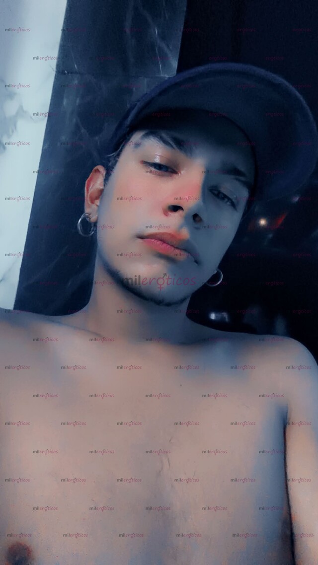 FOTOS DE EDUCADO, DOTADO, ATENTO, CACHONDO Y COMPLACIENTE.