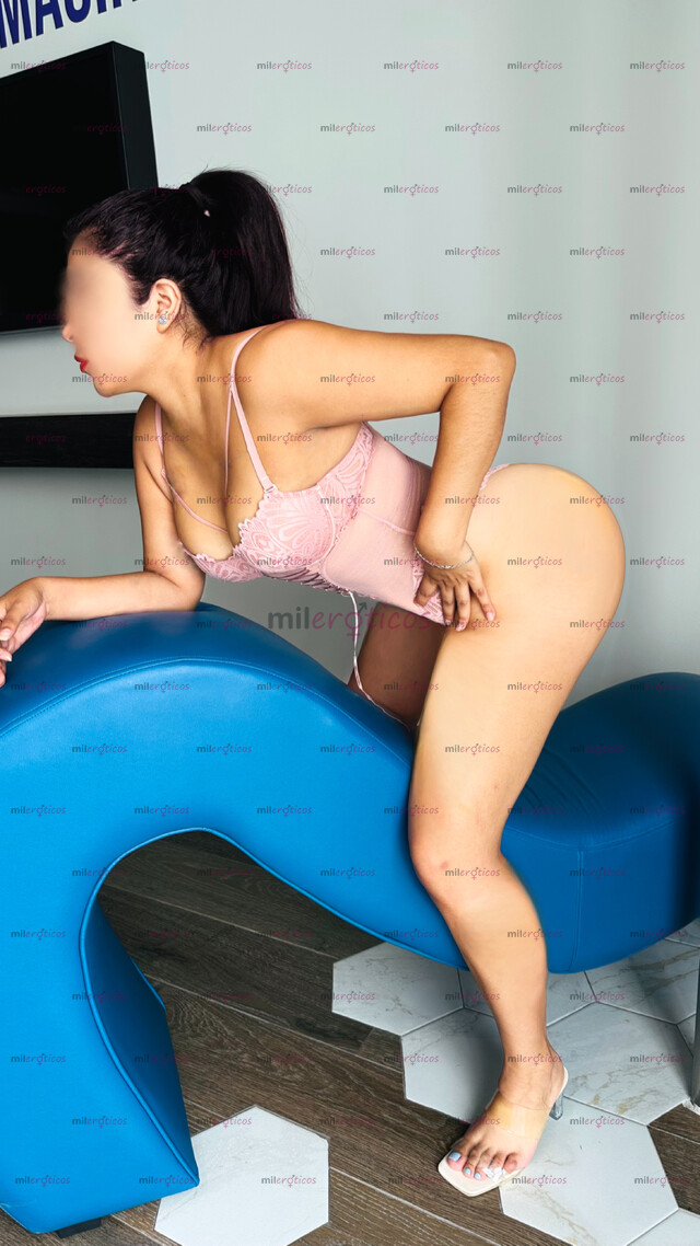 FOTOS DE LINDA FIGURA DELGADA NORMAL LABIOS RICOS HERMOSA PIERNAS