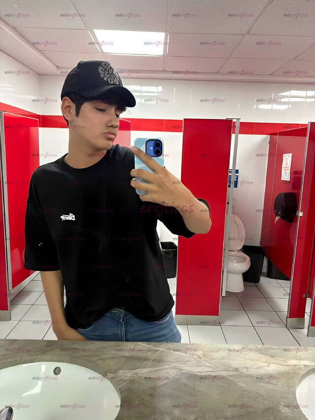 FOTOS DE DOMINIK 18 AÑOS, UNIVERSITARIO MUY CALIENTE EN TU CIUDAD