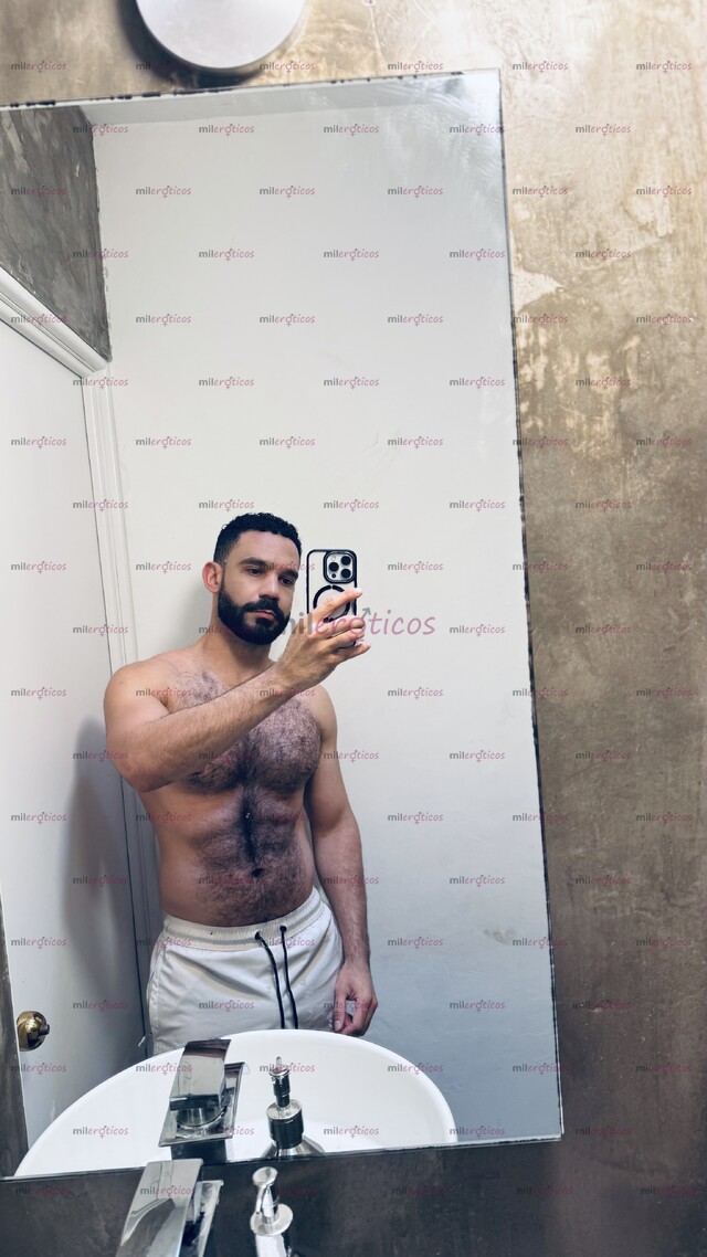 FOTOS DE AQUÍ LLEGÓ TU CUBANO CALIENTE 22 CM, PELO EN PECHO, BUEN CUERPO Y GUAPO