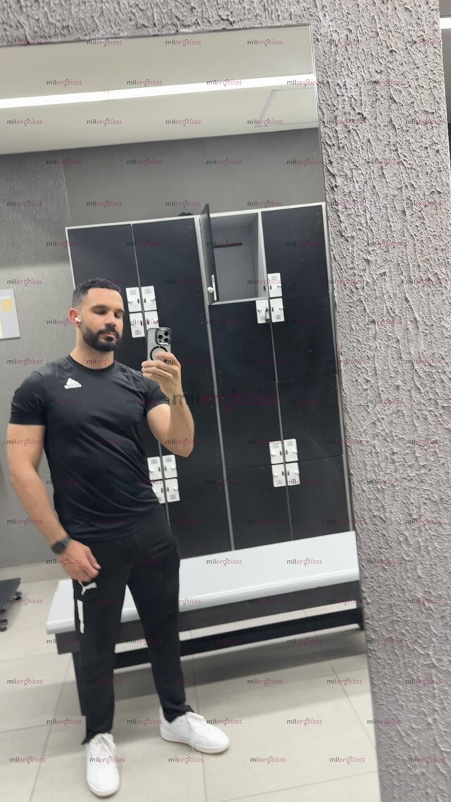 FOTOS DE AQUÍ LLEGÓ TU CUBANO CALIENTE 22 CM, PELO EN PECHO, BUEN CUERPO Y GUAPO