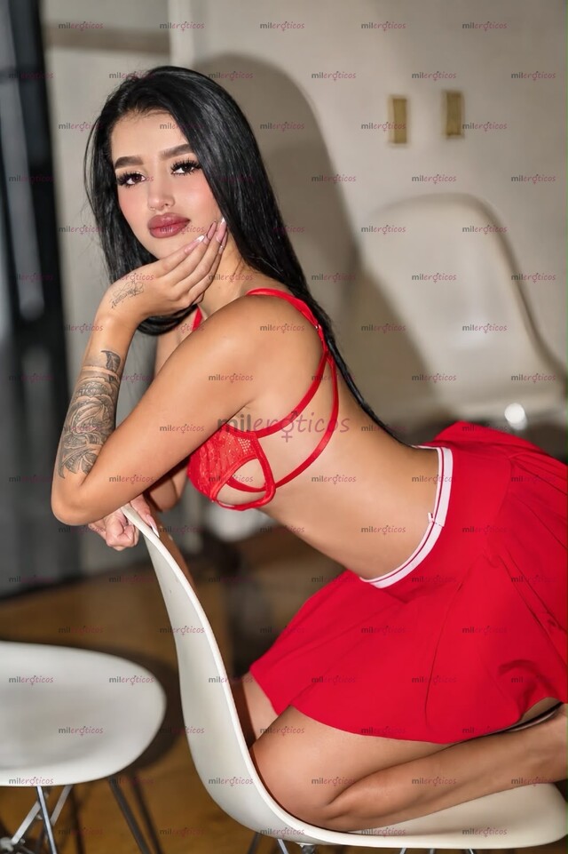 FOTOS DE FLACA DELICIOSA, ALTA Y MORENA TENGO 18 AÑITOS,CON GANAS QUE ME DEN DURO