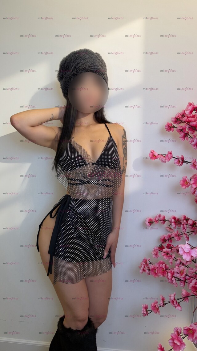 FOTOS DE ISABELLA 19 AÑOS HERMOSA FLAQUITA PELINEGRA CON HUESITO TALLADOR