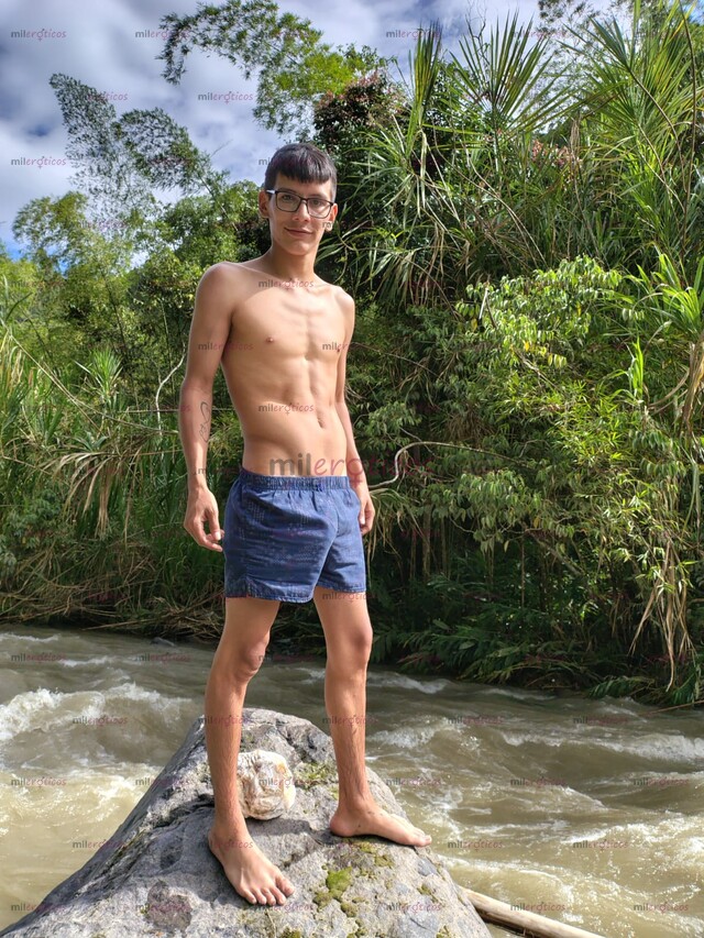 FOTOS DE CHICO VERSÁTIL VERGÓN MUY FETICHISTA DISPUESTO A COMPLACERTE NO TE LO PIERDAS