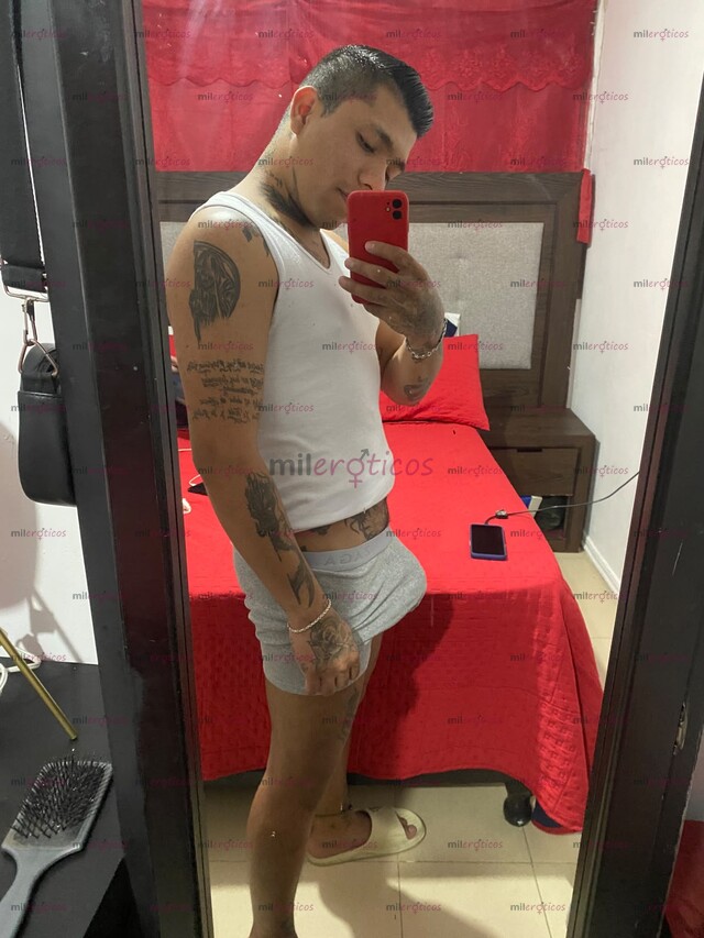 FOTOS DE CHICO ATRACTIVO MORENO TATUADO VERGON SIN PROBLEMA DE ROL