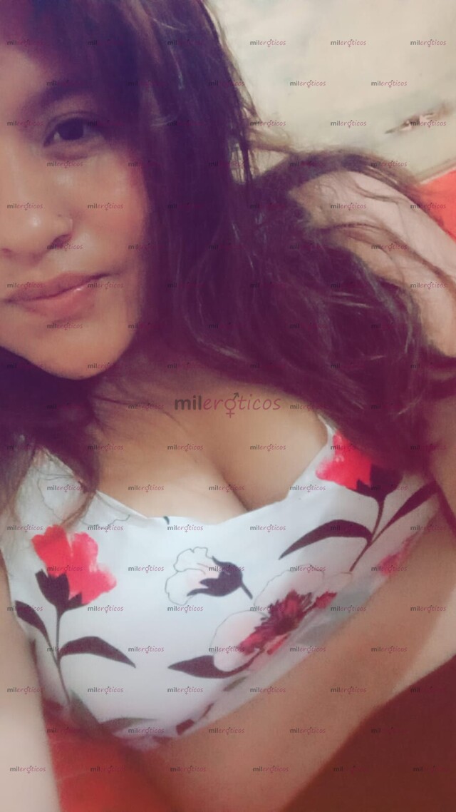 FOTOS DE 19 AÑITOS INICIANDOME APRETADITA Y MOJADITA !!