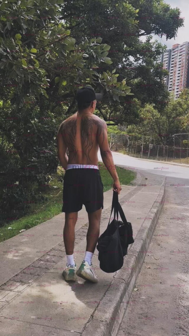 FOTOS DE MACHITO VERSÁTIL SÚPER BIEN PORTADO SERIO Y VARONIL DISPONIBLE
