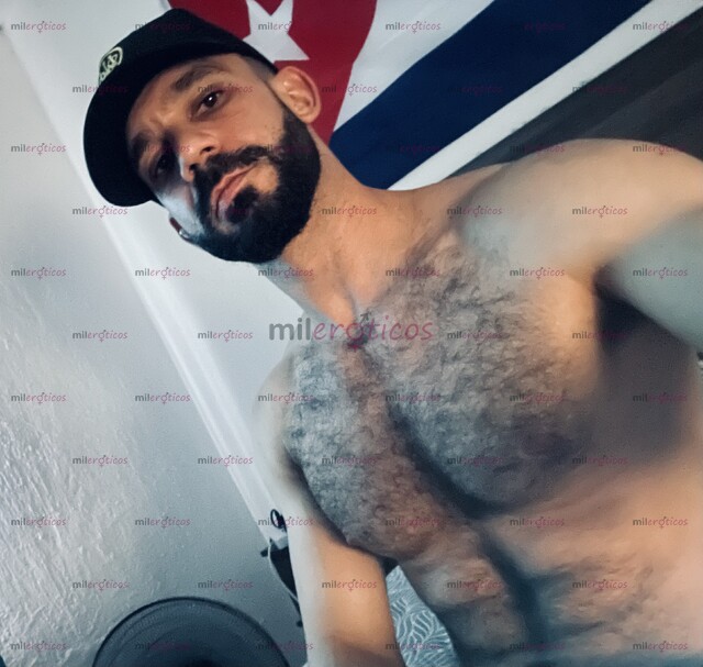 FOTOS DE AQUÍ LLEGÓ TU CUBANO CALIENTE 22 CM, PELO EN PECHO, BUEN CUERPO Y GUAPO
