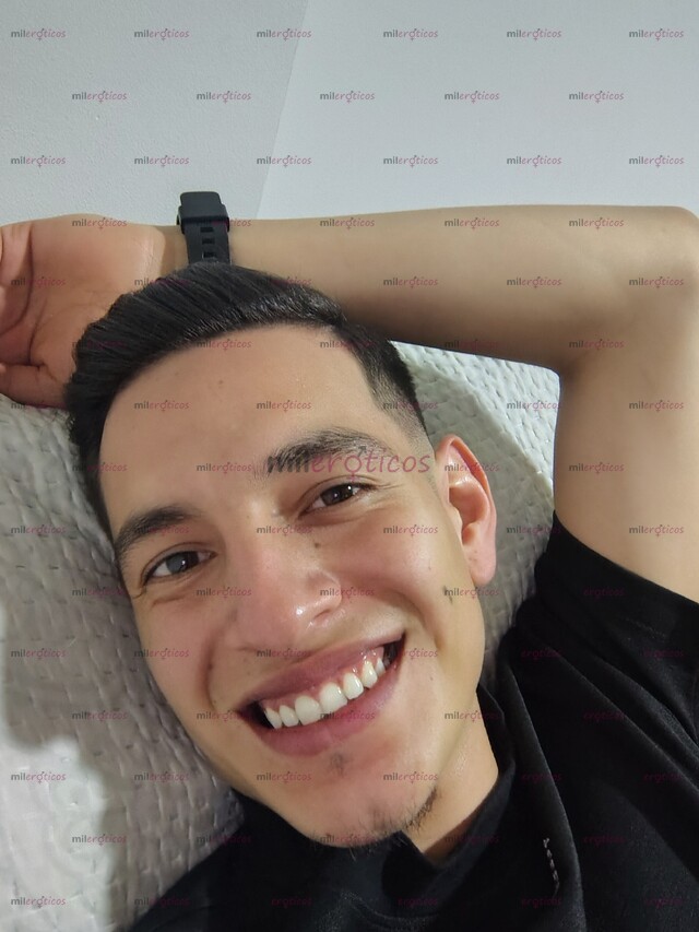 FOTOS DE SOY UN SCORT JOVEN Y DISPONIBLE PARA CUMPLIR TUS FANTASIAS.