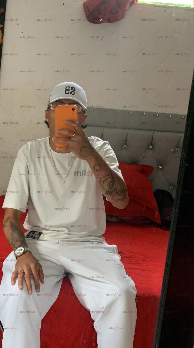 FOTOS DE BISEXUAL COMPLACIENTE DELGADO Y VERGON EN LA CIUDAD