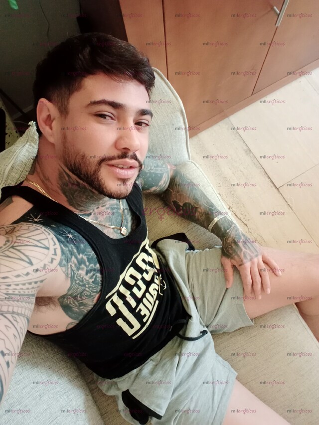 FOTOS DE CUBANO DEPORTISTA EN CDMX.TRATO SERIO .....