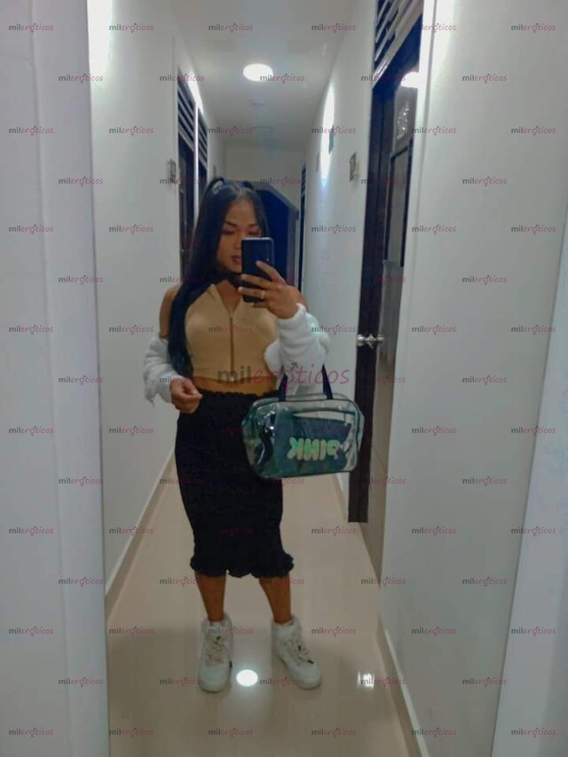 FOTOS DE CHICA TRANS FULL MAMADORA CON GANAS DE FOLLAR Y CONSENTIR COMO UNA PERRA. .