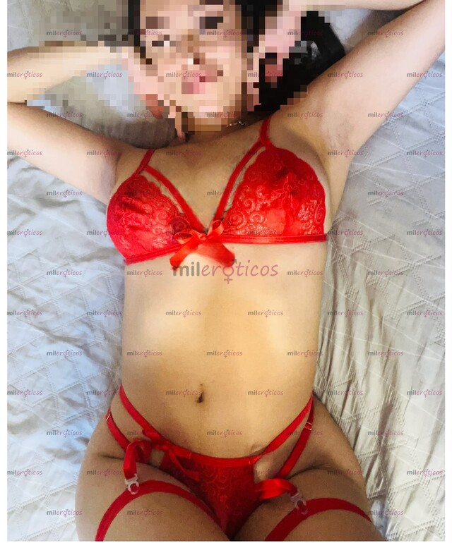 FOTOS DE SOY UNA FLACA HERMOSA DE 19 AÑOS CON HERMOSAS CADERAS Y LINDA COLA