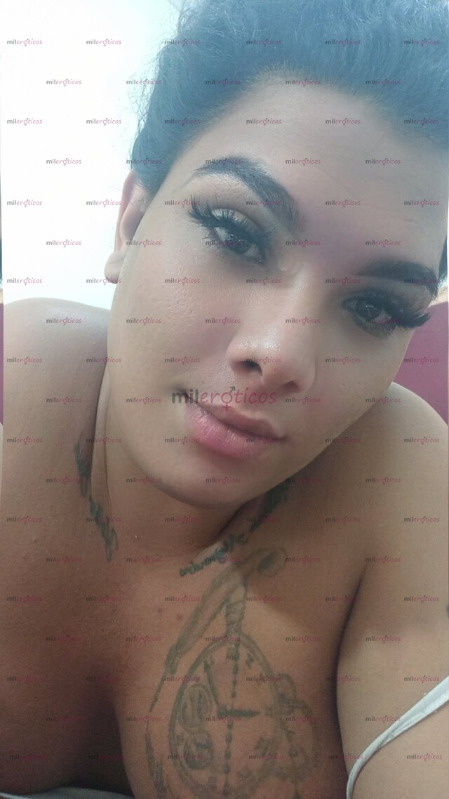 FOTOS DE CHICA TRANS COMPLACIENTE VERSATIL Y SUPER CALIENTE DISPUESTA A TODO