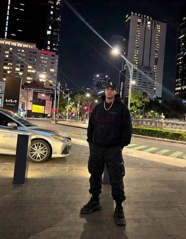 FOTOS DE MACHO VENEZOLANO LLEGÓ A COMPLACERTE A TI Y A TU PAREJA CON MI VERGA LECHERA