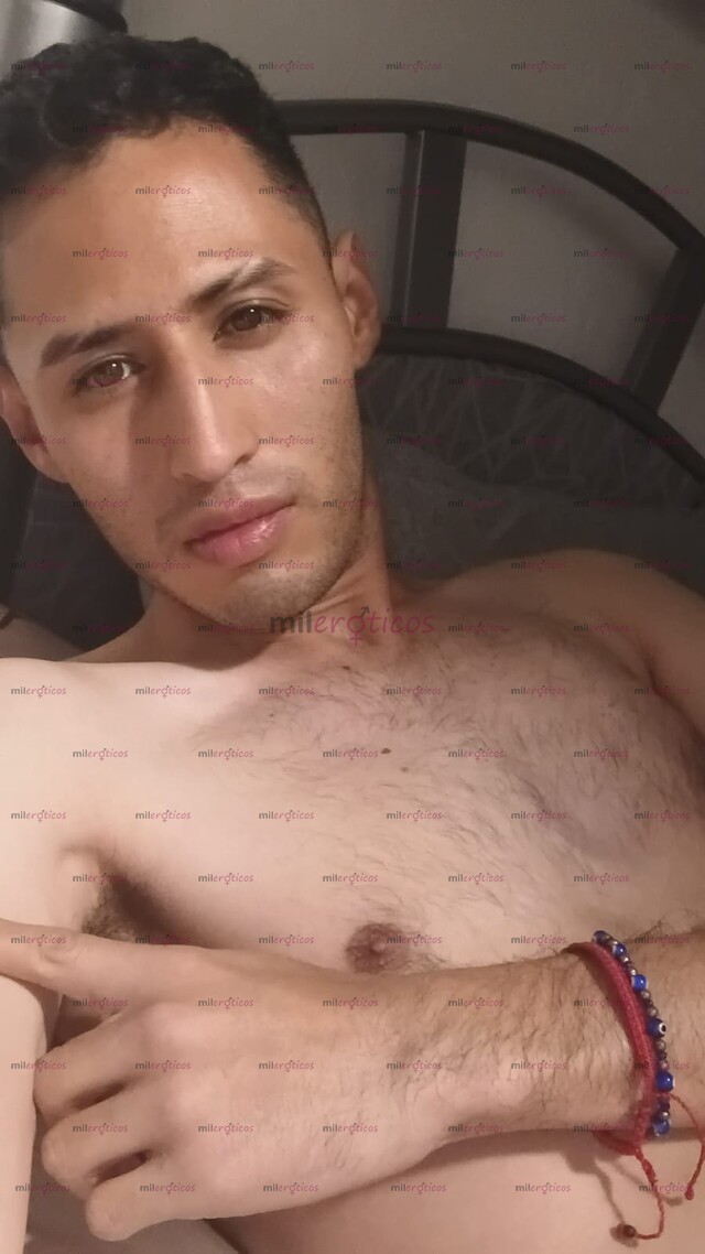 FOTOS DE JOVEN HETEROSEXUAL ATRACTIVO,DOTADO: OJOS CLAROS, Y MÁXIMA DISCRECIÓN (20X14)