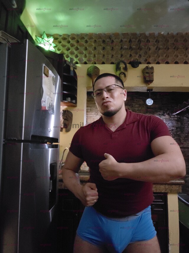 FOTOS DE VATO VARONIL , CALIENTE Y COMPLACIENTE, BUSCAS PASAR BUENOS MOMENTOS !!