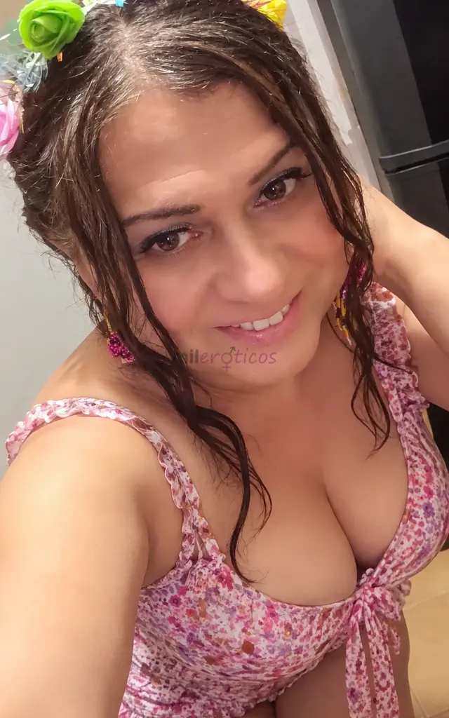 Hola soy marcela una chica trans madura de 50 anos dispuesta hacerte pasar un momento rico de buen sexo besos caricias mamadas doy servicio a hombres...